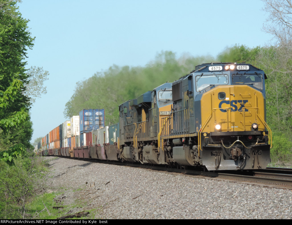 CSX 4575 on I004